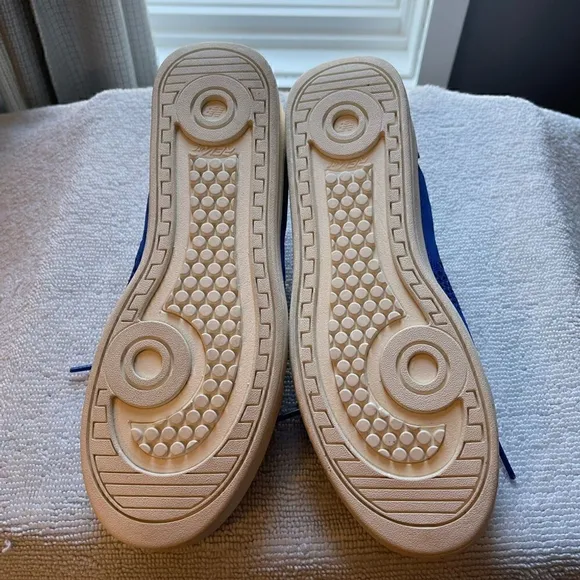 Never worn new balance nylon knit.