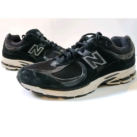 New Balance 2002R Sneaker Mens Size 8.5 Womens 10 Black Gunmetal Shoes Running