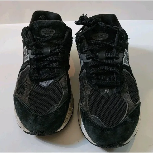 New Balance 2002R Sneaker Mens Size 8.5 Womens 10 Black Gunmetal Shoes Running