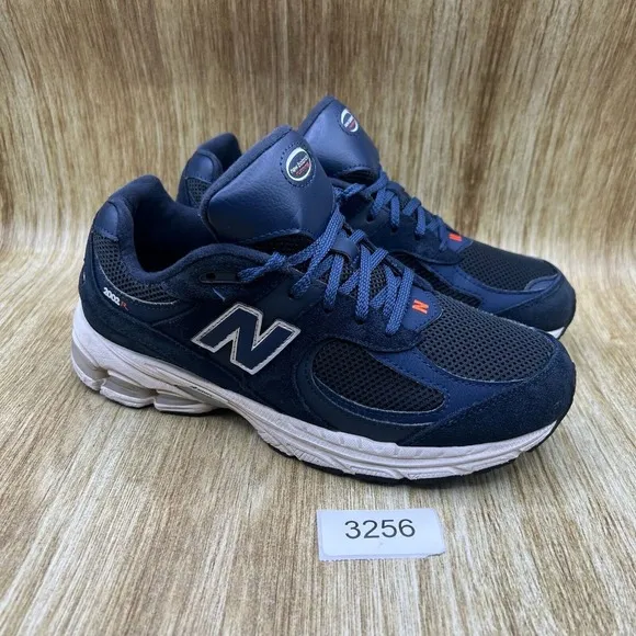New Balance 2002R Women's Size 8.5 Mens Size 7 Navy Blue Sneakers Shoes GC2002NV
