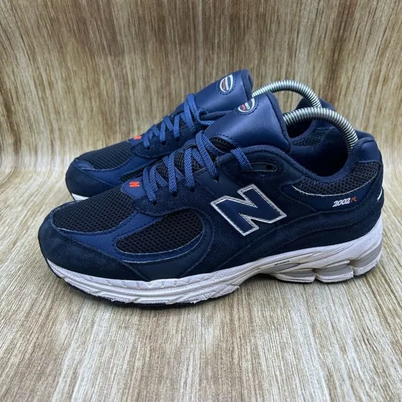 New Balance 2002R Women's Size 8.5 Mens Size 7 Navy Blue Sneakers Shoes GC2002NV