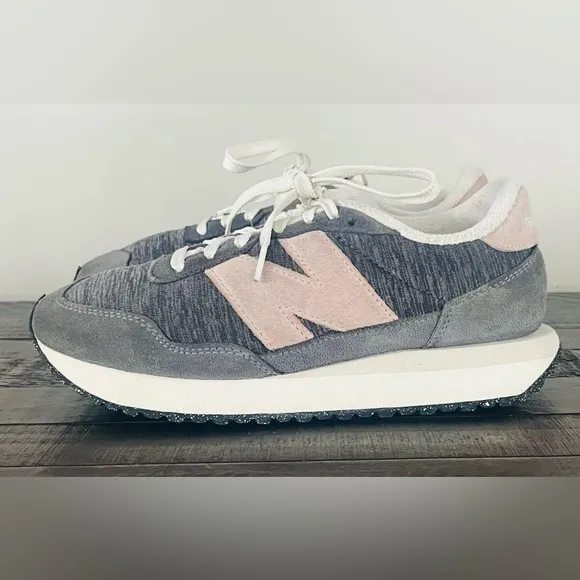 New Balance - 237 Gray and Pink Sneakers. Size 8.5