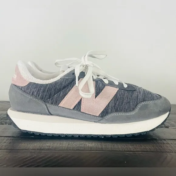 New Balance - 237 Gray and Pink Sneakers. Size 8.5