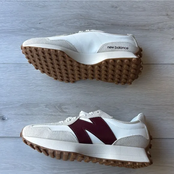 NEW BALANCE 327 Womens Shoes Beige Red Size W9 M7.5 New in Box