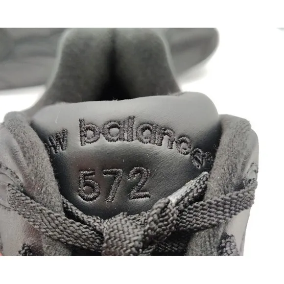 New Balance 572 Mens Size 11D Black Athletic Walking Running Shoes Sneakers