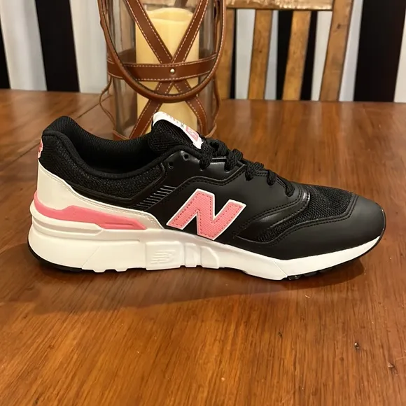 New Balance CW997HCY shoes sneakers new 997 black pink Womens Size 10