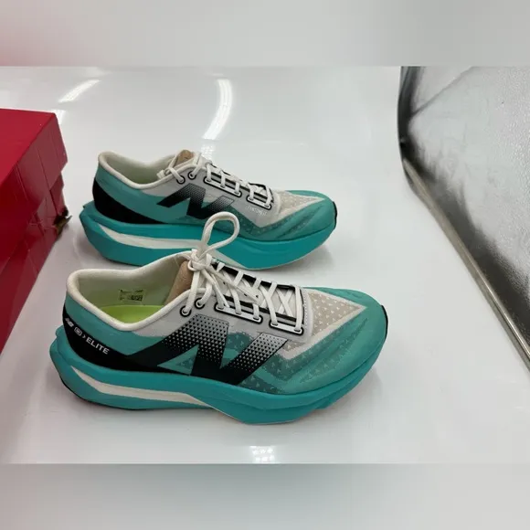 New Balance Elite v4 Running Shoes Womens Size 9 Cyber Jade Lace Up WRCELCT4 .