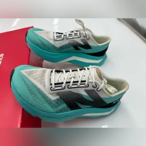New Balance Elite v4 Running Shoes Womens Size 9 Cyber Jade Lace Up WRCELCT4 .