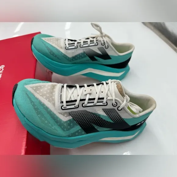 New Balance Elite v4 Running Shoes Womens Size 9 Cyber Jade Lace Up WRCELCT4 .