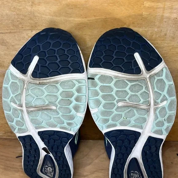 New Balance FF 680 v7 Womens Sz 9.5 (B) Running Shoes Sneakers Navy Blue W680CN7