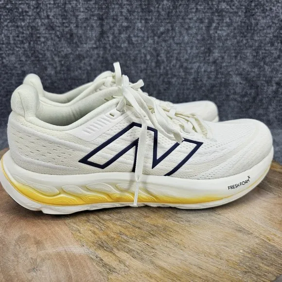 New Balance FF X Vongo V6 Womens Size 9.5 Ivory White Running Shoes WVNGOCJ6