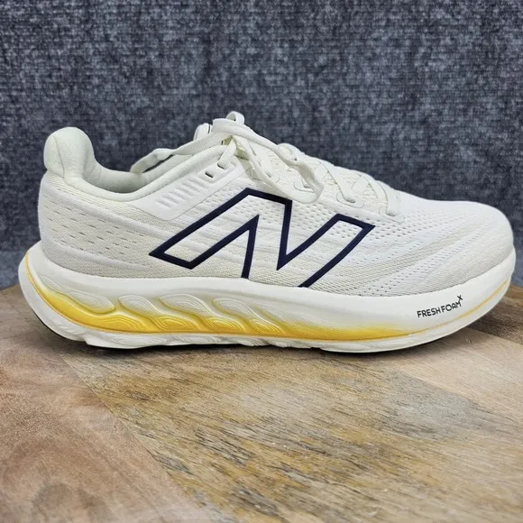 New Balance FF X Vongo V6 Womens Size 9.5 Ivory White Running Shoes WVNGOCJ6