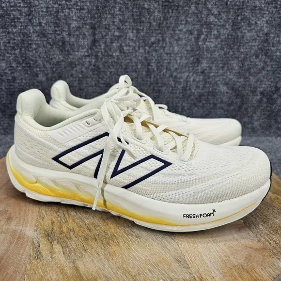New Balance FF X Vongo V6 Womens Size 9.5 Ivory White Running Shoes WVNGOCJ6