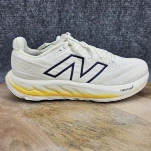 New Balance FF X Vongo V6 Womens Size 9.5 Ivory White Running Shoes WVNGOCJ6
