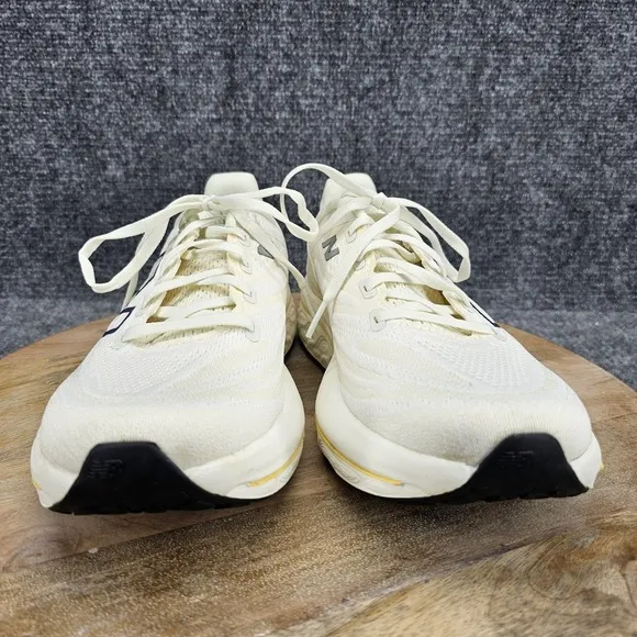 New Balance FF X Vongo V6 Womens Size 9.5 Ivory White Running Shoes WVNGOCJ6