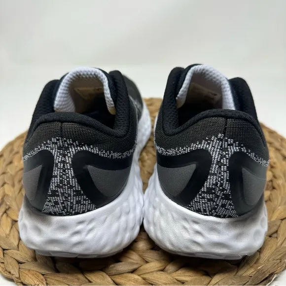 NEW BALANCE Fresh Foam EVOZ V2 Running Shoes Black White Size 8.5 Men, 10 Women