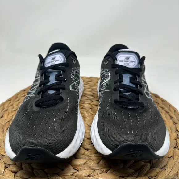 NEW BALANCE Fresh Foam EVOZ V2 Running Shoes Black White Size 8.5 Men, 10 Women