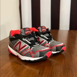 New Balance KJ695BRI 695 shoes sneakers new boys Toddlers Size 5
