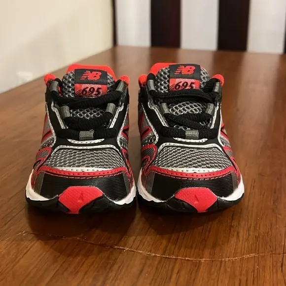 New Balance KJ695BRI 695 shoes sneakers new boys Toddlers Size 5