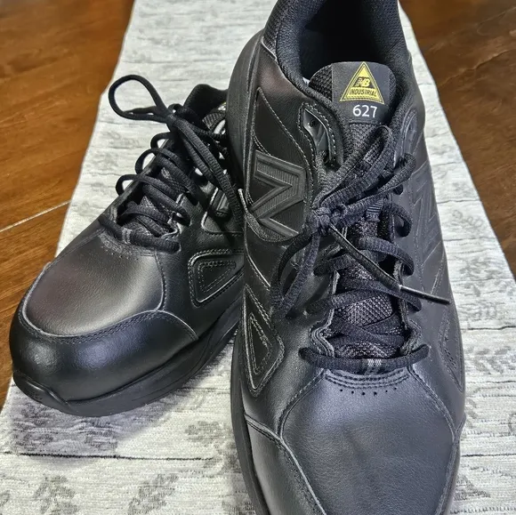 New Balance Men's Work Shoes size 14, anti slip, steel toe. NEW