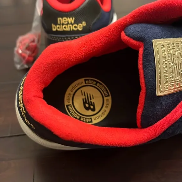 New Balance MRT580AA 580 shoes sneakers new Mens Size 9.5 navy blue