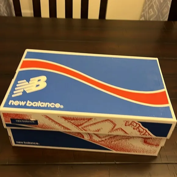 New Balance MRT580AA 580 shoes sneakers new Mens Size 9.5 navy blue