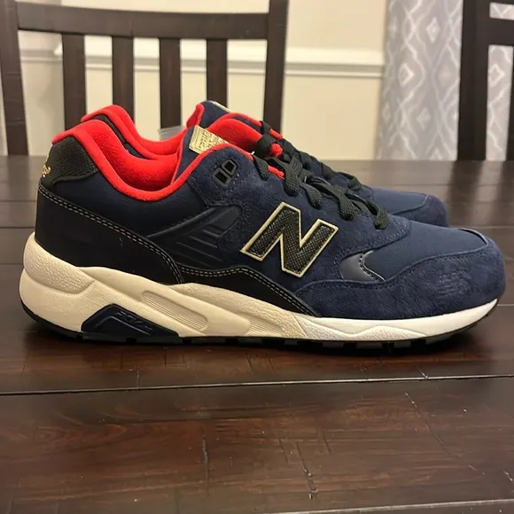 New Balance MRT580AA 580 shoes sneakers new Mens Size 9.5 navy blue