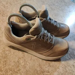 New Balance Women’s 928v3 Walking Shoes Size 7.5 B Tan WW928GR3 Sneakers
