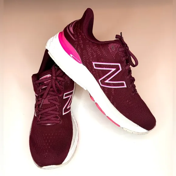 New Balance Women’s Fresh Foam 880v11  Running Shoes Size 11 Burgundy Pink