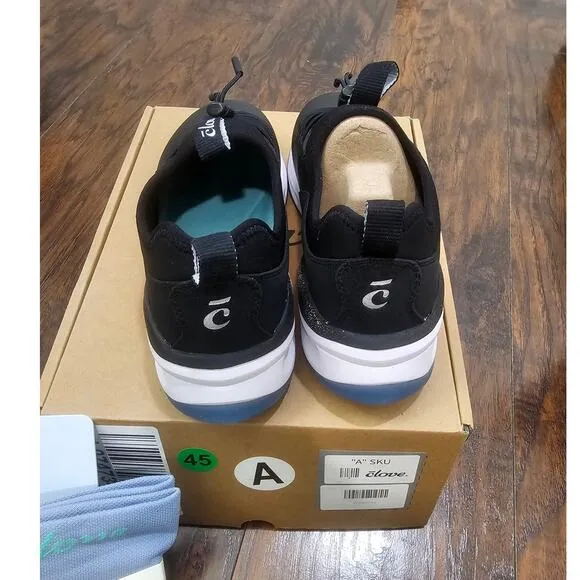 NEW CLOVE BUNDLE W/8.5 M7 NEW BLACK NUSING SHOES