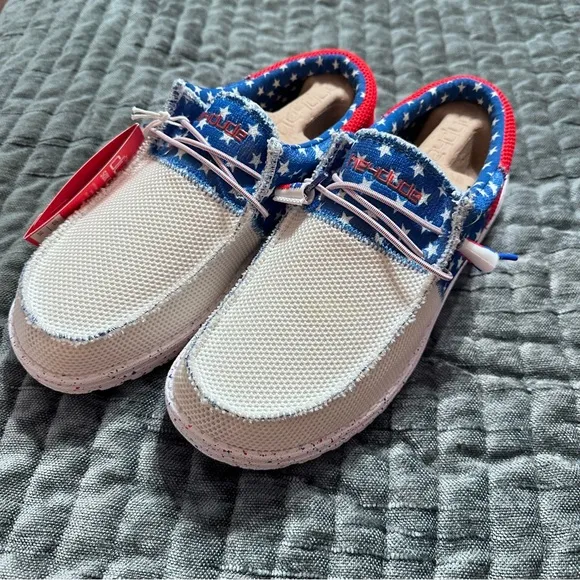 NEW Hey Dude Wally‎ Sox Tri American Pride Patriotic Shoes Sneakers Men's Sz 7