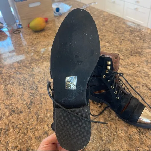 NEW Jeffrey Campbell Slashd Cap
