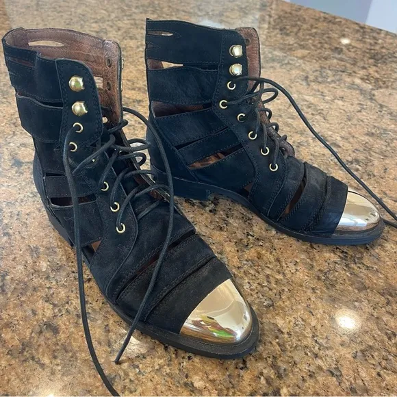 NEW Jeffrey Campbell Slashd Cap