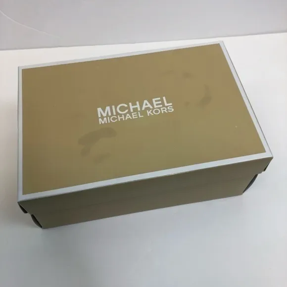 NEW Michael Michael Kors Sneaker Shoes Brown