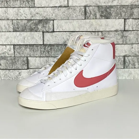 New Nike Womens 9.5 Blazer Mid ‘77 White Sneakers