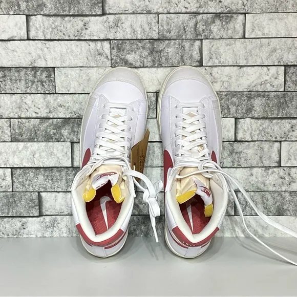 New Nike Womens 9.5 Blazer Mid ‘77 White Sneakers