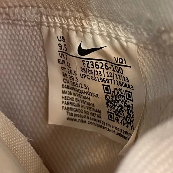 New Nike Womens 9.5 Blazer Mid ‘77 White Sneakers