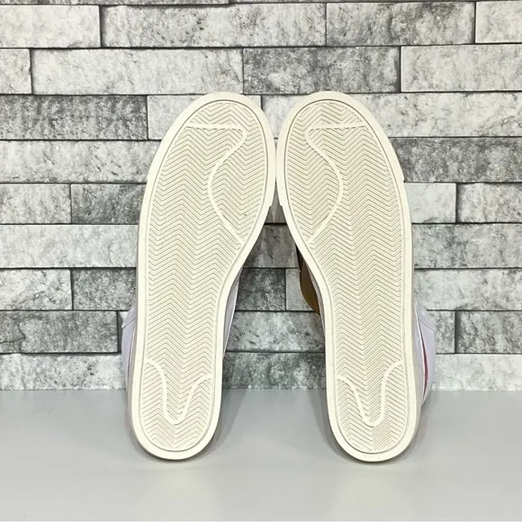 New Nike Womens 9.5 Blazer Mid ‘77 White Sneakers