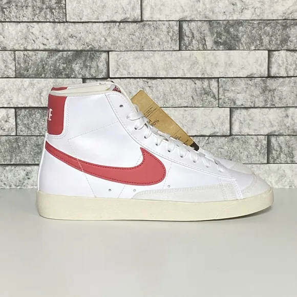 New Nike Womens 9.5 Blazer Mid ‘77 White Sneakers