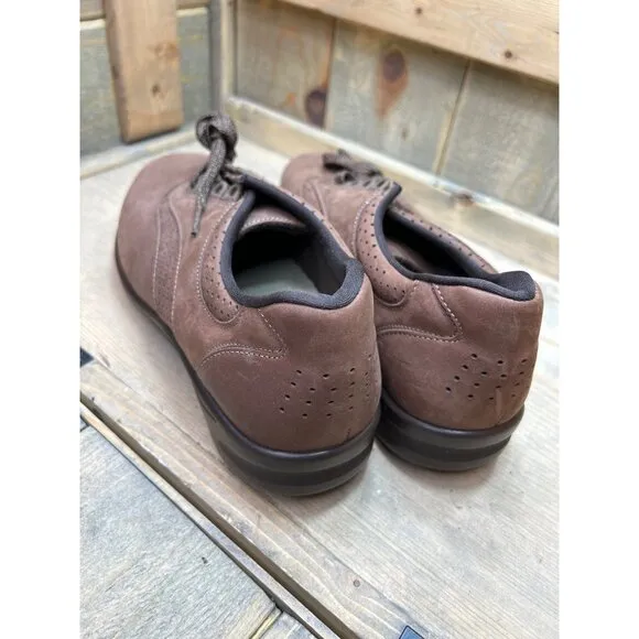 NEW SAS Womens 8WW Brown Leather Lace-Up Comfort Shoes