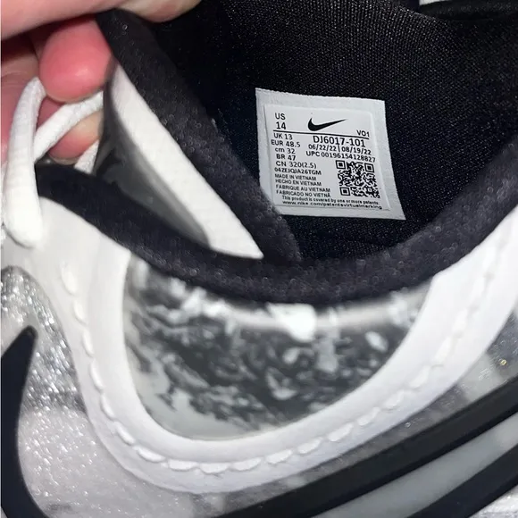 NEW Size 13 - Nike Kyrie 8 Basketball DJ6017-101 White/Black Shoe Sneaker Men