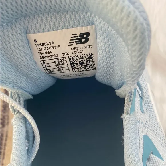 New with out box size 9 New Balance Women's Light Blue Running Shoes