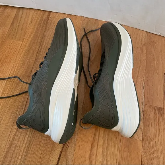 New without box APL Men's Streamline Running shoe Size 13