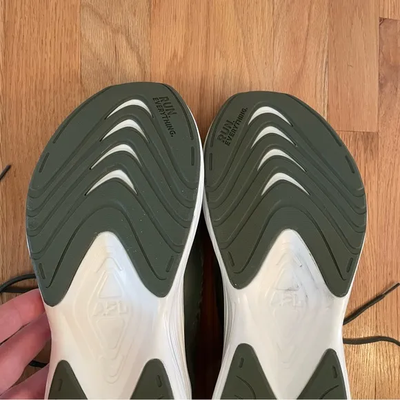 New without box APL Men's Streamline Running shoe Size 13