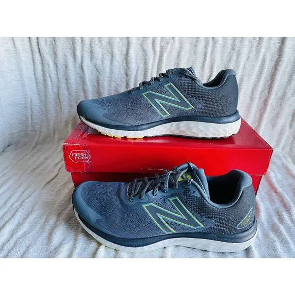 NIB New Balance Running Shoes M680LL7