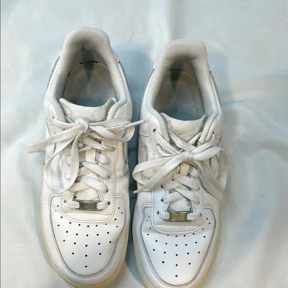 Nike Air Force-1 Womens size 8.5 Sneakers white leather low top, pre-owned, nice