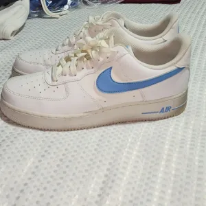 NIKE AIR FORCE EUC MENS SIZE 10 UNIVERSITY BLUE SNEAKERS SHOES