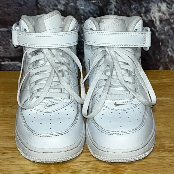 Nike Air Force One Youth Mid Top Triple white Shoes Size 1.5Y DH2934-111