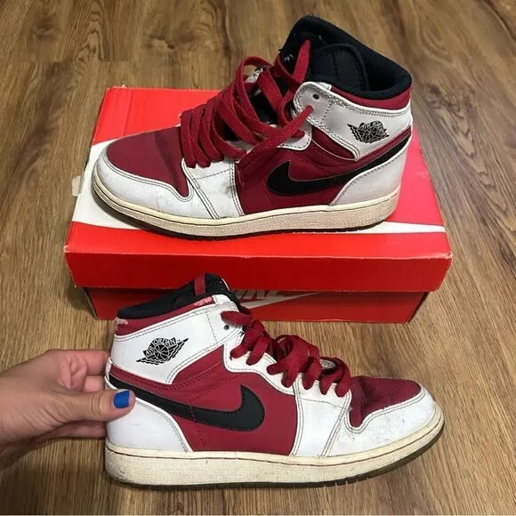 NIKE air Jordan 1 retro carmine mid top shoes sneakers size 4.5Y = 6 women’s