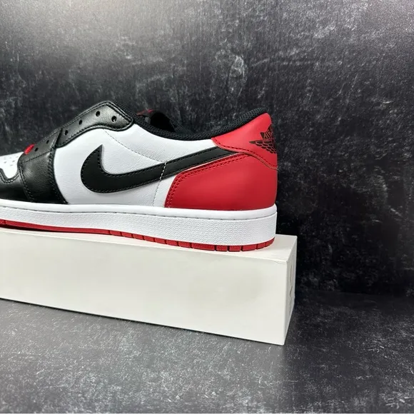 NIKE AIR JORDAN 1 RETRO LOW OG BLACK TOE MENS SHOES SIZE 10.5 LEATHER WHITE RED